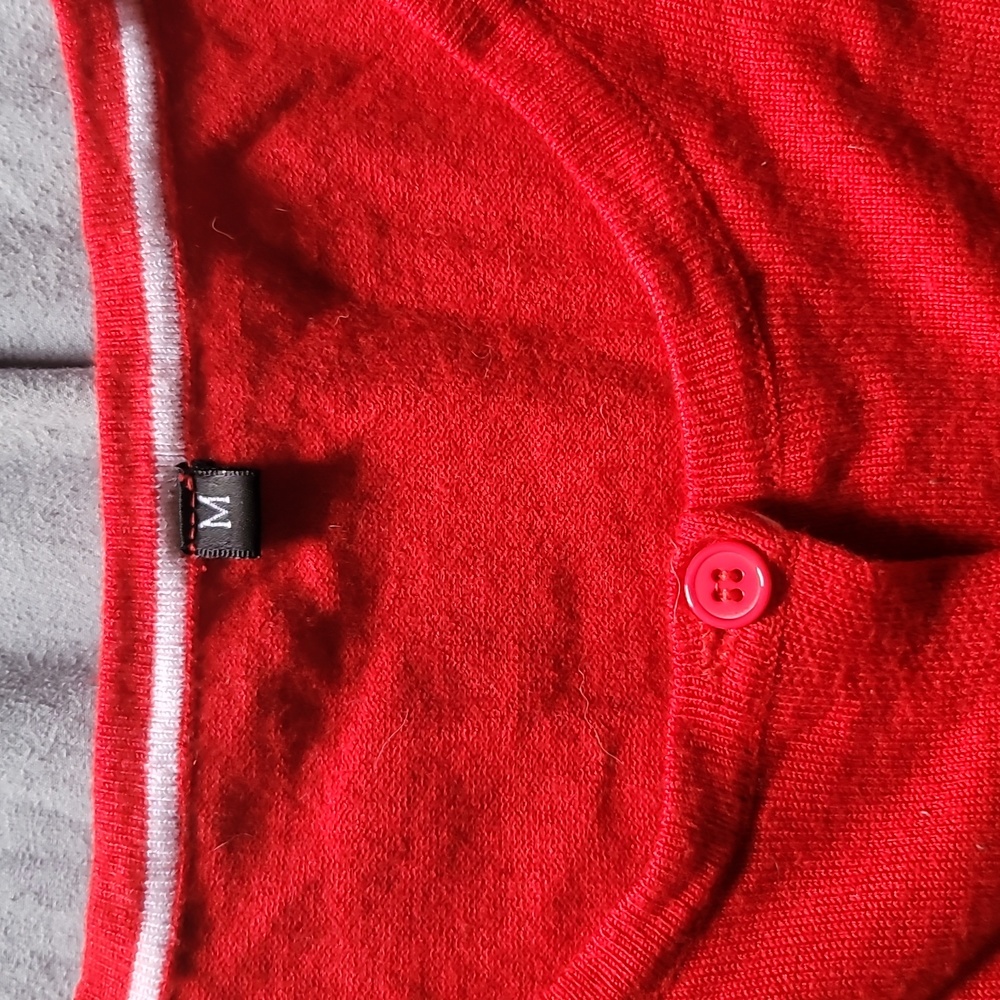 Red sweater - Picture 2 of 2